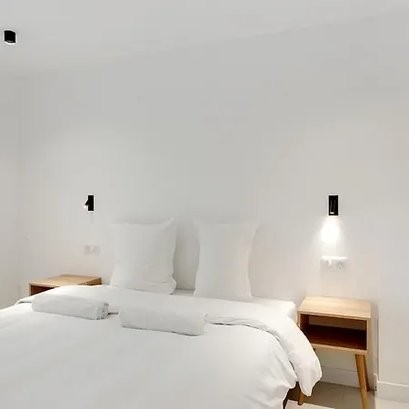 Cozy & Equipped 5 Min From The Metro *