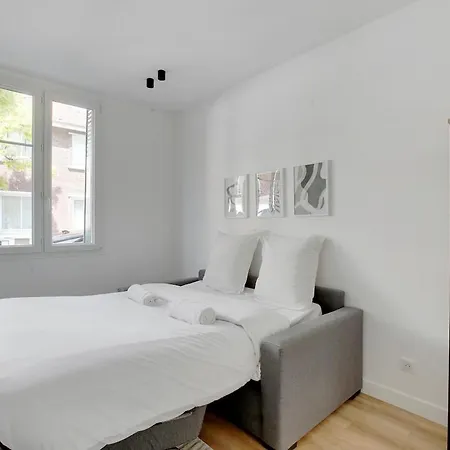 Cozy & Equipped 5 Min From The Metro